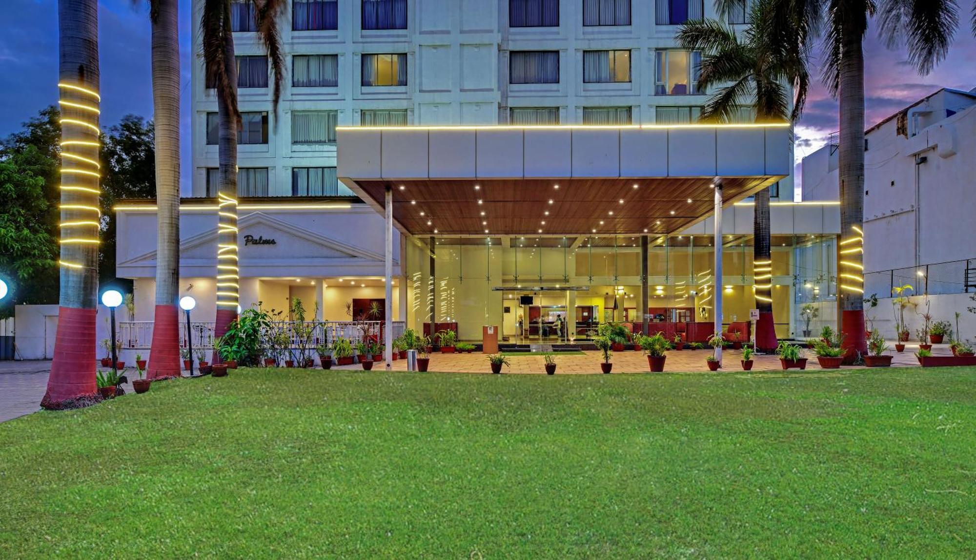 Quality Inn Regency, Nashik Exterior photo
